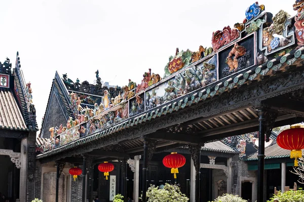Ornamen atap Museum Seni Rakyat Guangdong — Stok Foto