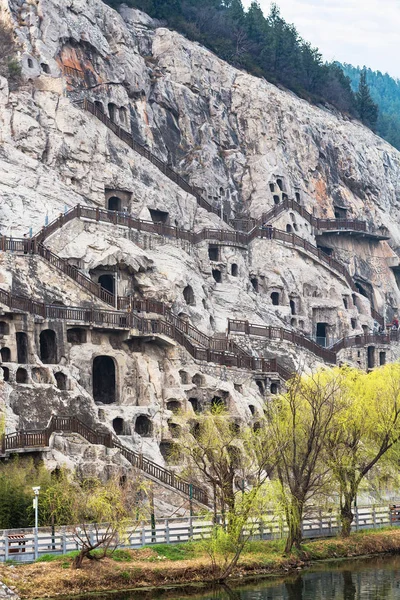 Widok z zachodniego wzgórza jaskinie dziesięciu tysięcy buddów — Zdjęcie stockowe