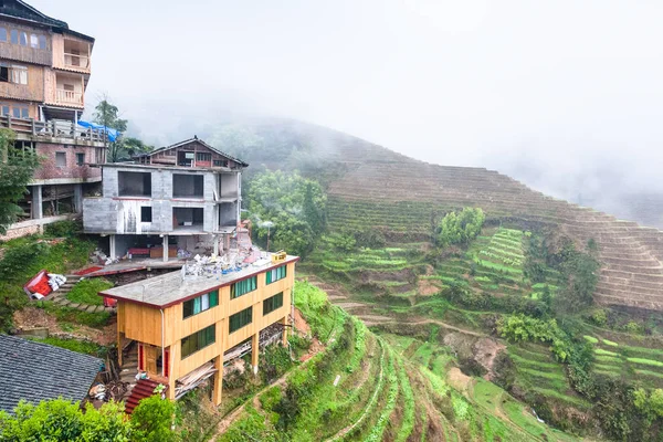 Vista desde el pueblo de Tiantouzhai campos de arroz en terrazas —  Fotos de Stock