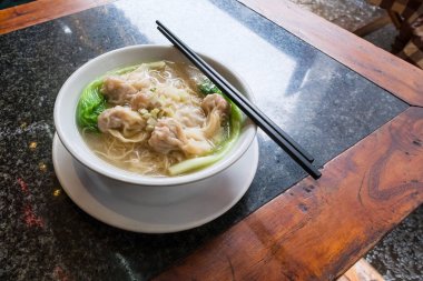 Dim sum Çin kafede şehriye çorbası ile