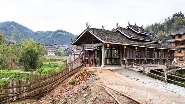 Chemin du pont vent et pluie dans le village de Chengyang — Photo