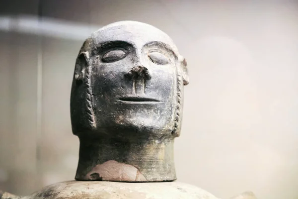 Escultura masculina etrusca en el Museo de Florencia — Foto de Stock