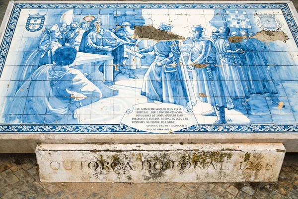 Azulejo plattor tallrik med historiska snene i Faro — Stockfoto