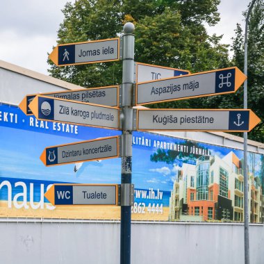 waymark Caddesi Jurmala şehrin üzerinde