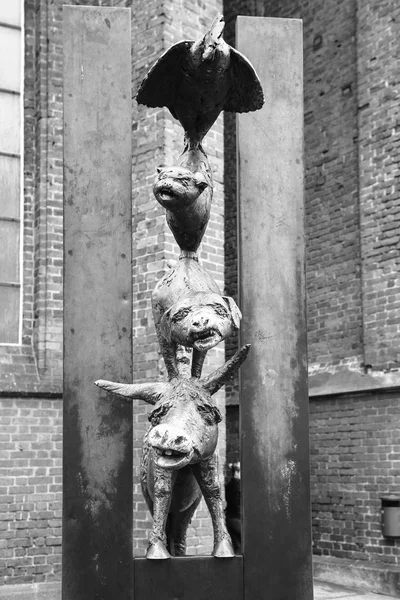 Monumento a Bremen Town Músicos na cidade de Riga — Fotografia de Stock