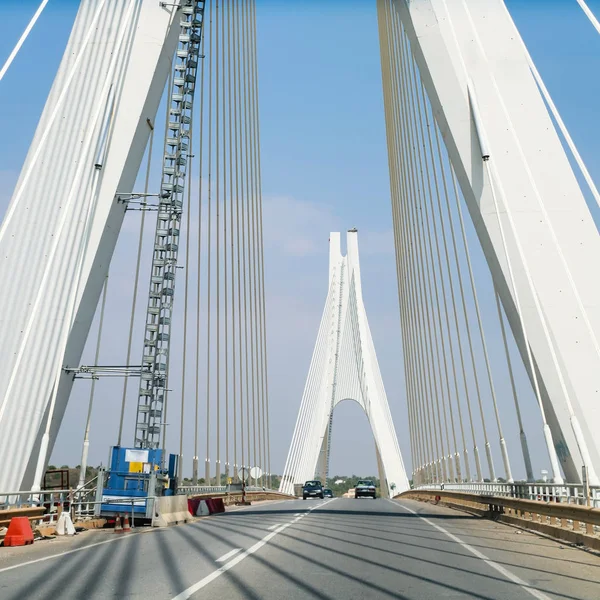 Road on cable-stayed bridge near Portimao city — Stock Photo, Image