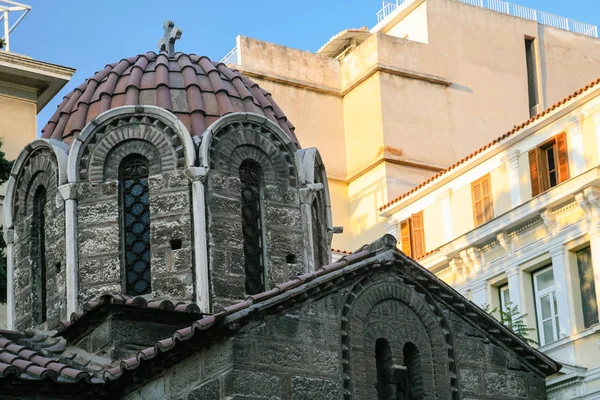 Kupoli kostela Panagia Kapnikarea v městě Atény — Stock fotografie