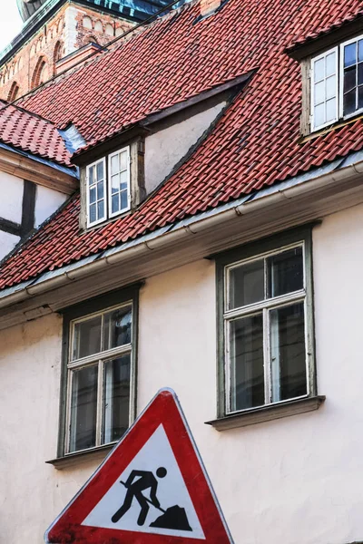 Bostad medeltida hus i gamla stan i Riga — Stockfoto