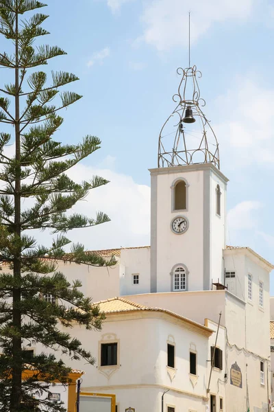 Bell tower i Santa Ana kyrka i Albufeira — Stockfoto