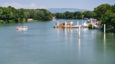 Rhone nehir gezi tekneleri Avignon ile