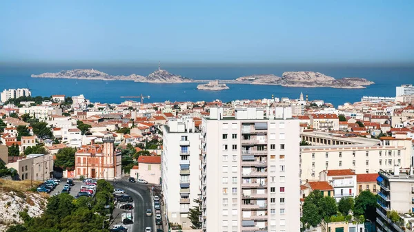 Modern negyedében a Marseille-i város felett — Stock Fotó