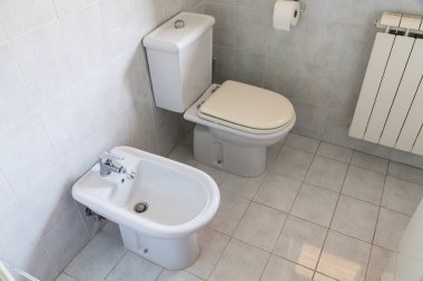 tipik beyaz modern tuvalet Oda