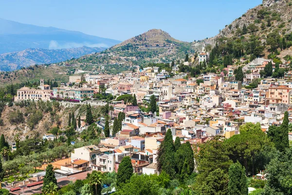 Panoramę miasta Taormina, w letni dzień — Zdjęcie stockowe