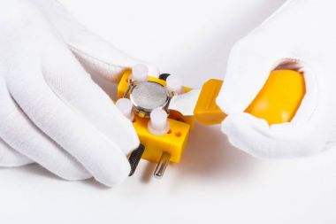 kol saati sarı açacağı tarafından açılış arka kapaðýný