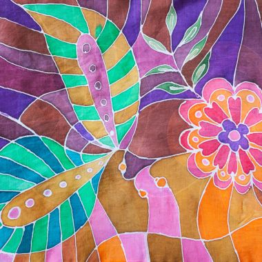 çiçek desenli ipek batik eşarp üzerinde el boyalı