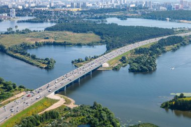 Novorizhskoye Shosse kuş bakışı manzaralar Nehri üzerinde