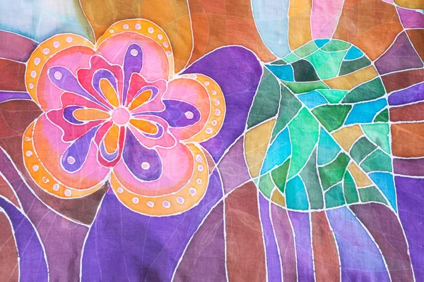 el boyalı çiçek ve yaprak üzerinde batik İpek eşarp