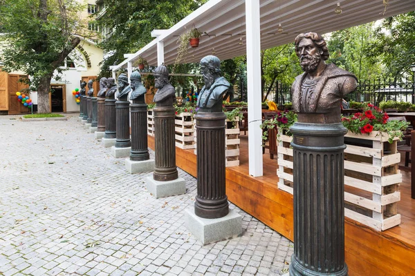 Esculturas en Callejón de los Gobernantes de Rusia — Foto de Stock