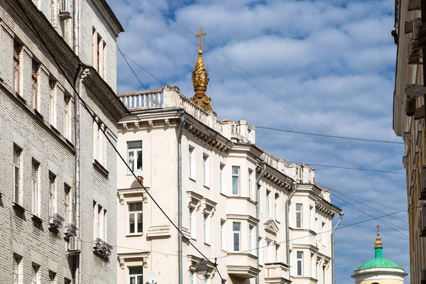 Moskova merkezinde şehir tipik kent evleri — Stok fotoğraf