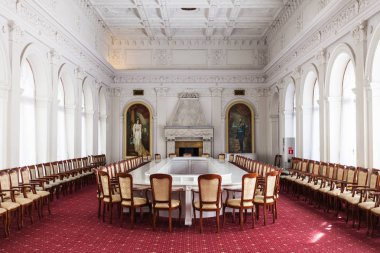 Livadiya İlçesi, Crimea - 21 Eylül 2017: White Hall (Gala yemek odası) Livadia Sarayı'nın kapalı. Yazlık Kırım'da Rus İmparatorun ailesinin saraydı
