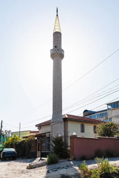 Mezquita Yuhara-Jami en la ciudad de Alushta por la mañana —  Fotos de Stock