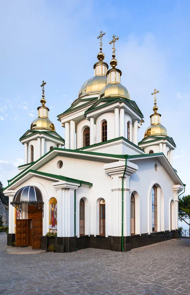 Igreja Santo Arcanjo Miguel em Oreanda — Fotografia de Stock