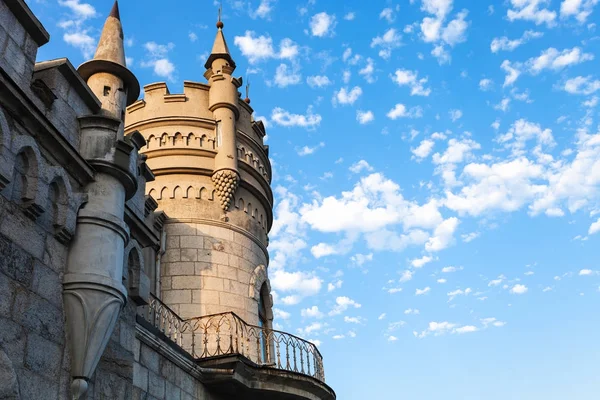 Башня замка Ласточское гнездо в Крыму — стоковое фото