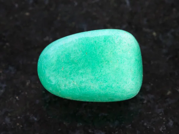 Камень из камня Авентурина на мраке — стоковое фото