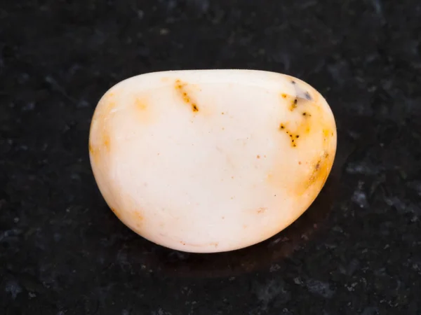 Imagen de jaspe piedra preciosa en la oscuridad — Foto de Stock