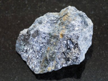 dar üzerinde chalcopyrite taşla ham galena damar