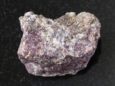 ham pembe Dolomit taş koyu arka plan üzerine