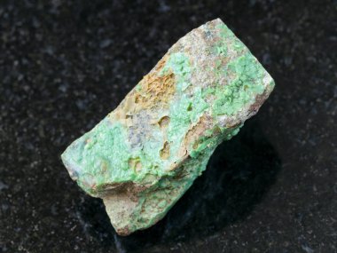 ham Garnierite (nikel cevheri) taş kara günü