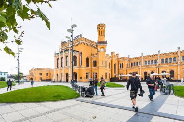 Wroclaw City Railway Station yakınındaki kare
