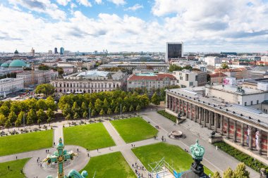 Lustgarten park ve Berlin'de Altes Museum