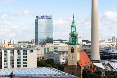 Berlin şehir Berliner Dom gelen Marienkirche ile