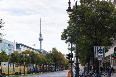 Berlin 'deki Unter den Linden Bulvarı