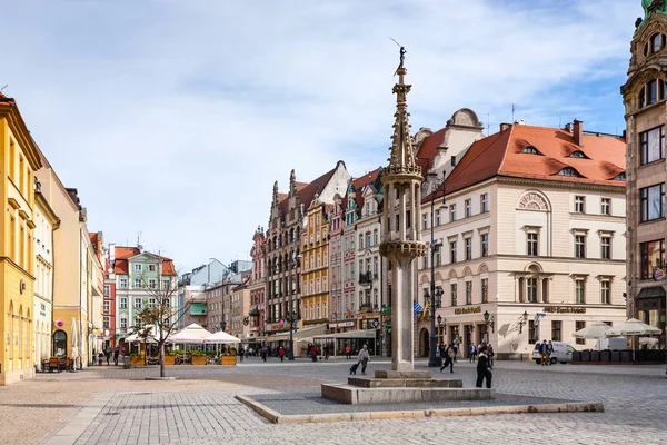 Colonna su Piazza del Mercato (Rynek) nella città di Breslavia — Foto Stock