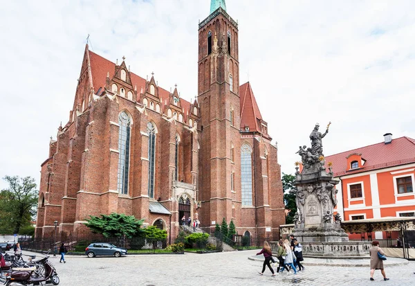 Plaza de la iglesia Colegiata en la ciudad de Wroclaw —  Fotos de Stock