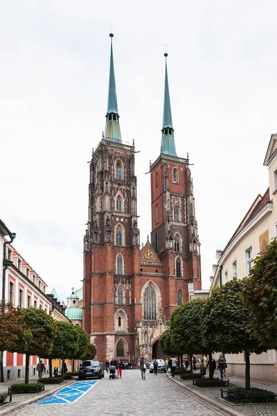 Vista de la Catedral de Wroclaw en el día de otoño —  Fotos de Stock