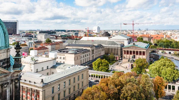 柏林城市景观与博物馆在 Museumsinsel — 图库照片