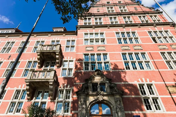 Old Navigation School in Hamburg port — Stock Photo, Image