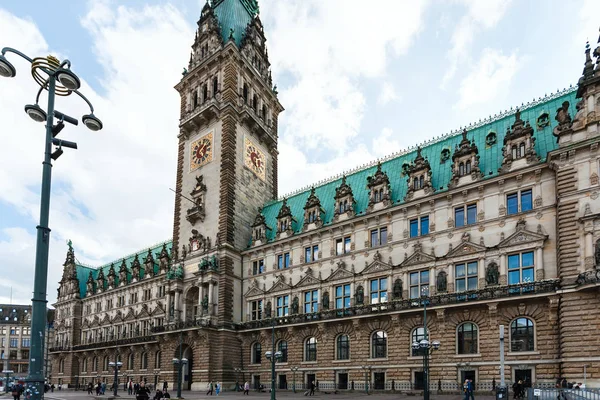 Hamburg Rathaus (Rådhuset) på Rathausmarkt fyrkantig — Stockfoto