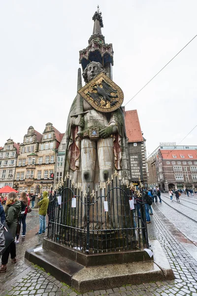 Roland statue on Bremen Market Square — Stock Photo, Image