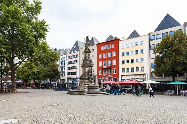 Gamla (Alter Markt) torget i Köln city — Stockfoto