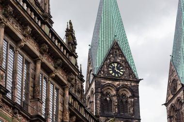Belediye Binası cephe ve Bremen şehir Kulesi
