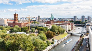 Rathausbrucke Berlin Spree Nehri