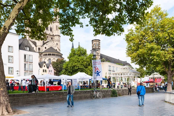 Outdoor market in Frankenwerft area of Cologne — Stock Photo, Image