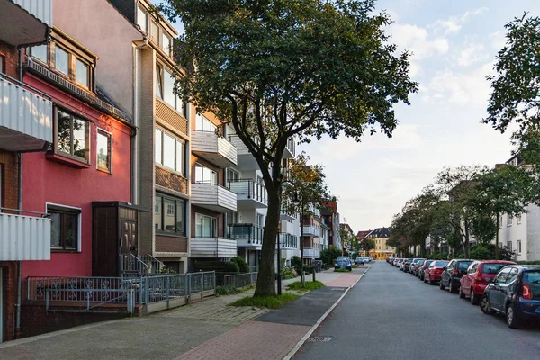 Dzielnicy mieszkaniowej w Bremen city w godzinach wieczornych — Zdjęcie stockowe