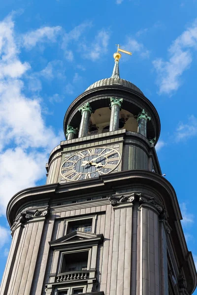 Çan kulesi St Michael's Kilisesi Hamburg — Stok fotoğraf