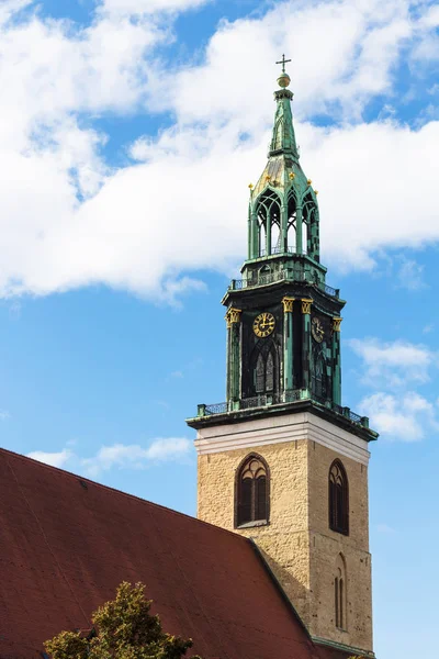 Wieża z St Mary's Church (Marienkirche) w Berlinie — Zdjęcie stockowe